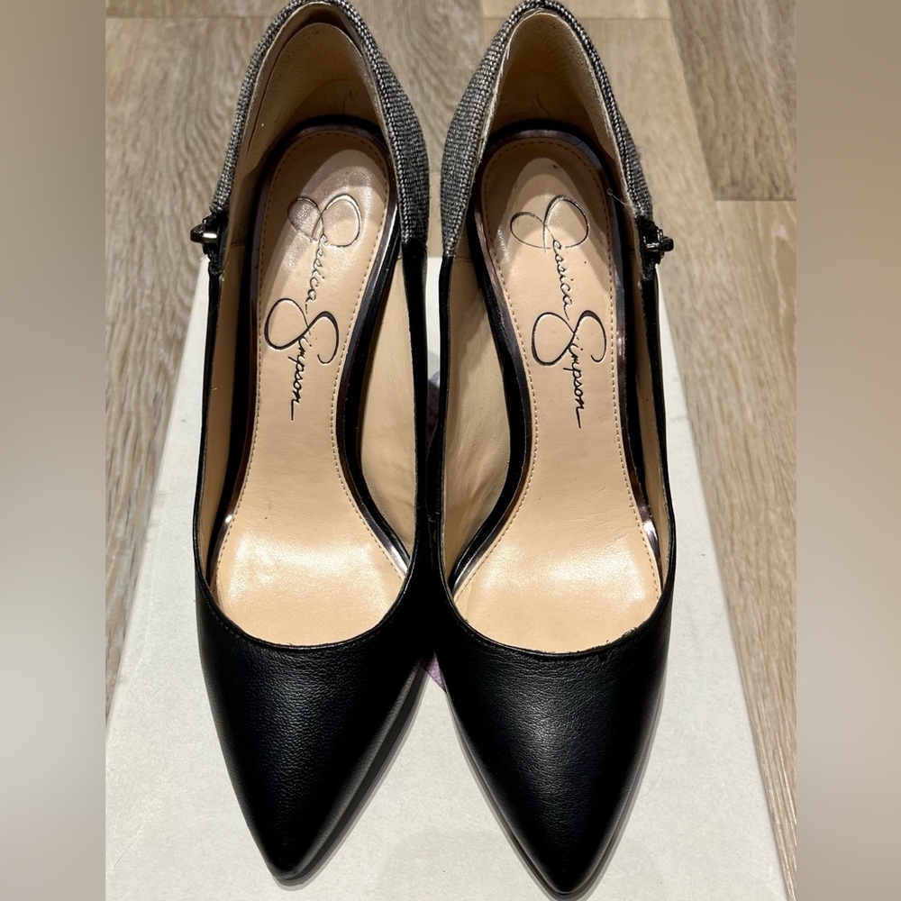 Jessica Simpson Black Leather JS Pretta blk-white stiletto heels pumps 6.5M